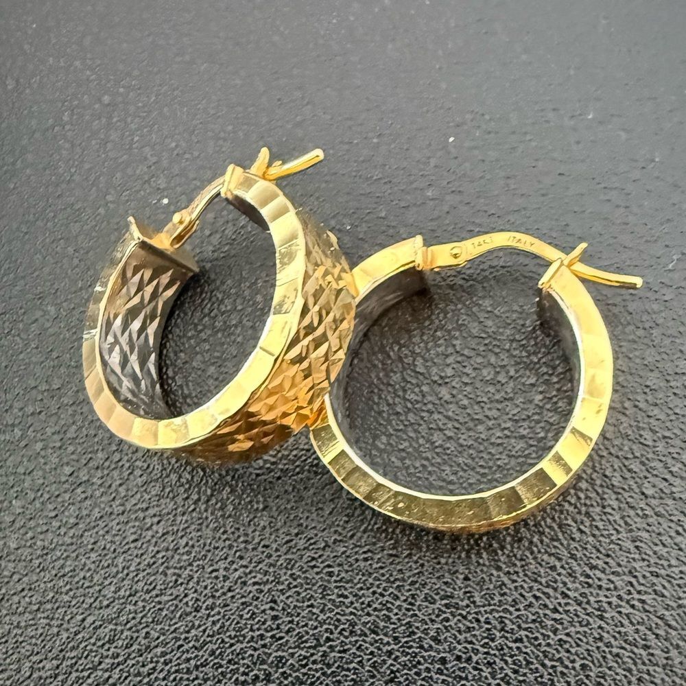 14K Solid Gold Two-Tone Hoop Earrings 3.33 grams